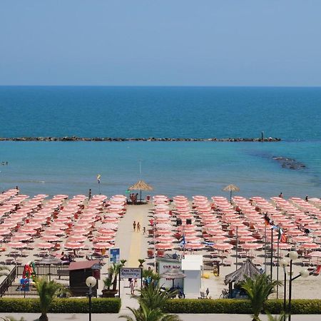 Villa Luigi Hotel & Restaurant Nuova Gestione Villa Rosa Di Martinsicuro Dış mekan fotoğraf