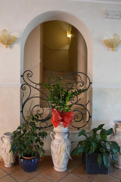 Villa Luigi Hotel & Restaurant Nuova Gestione Villa Rosa Di Martinsicuro Dış mekan fotoğraf