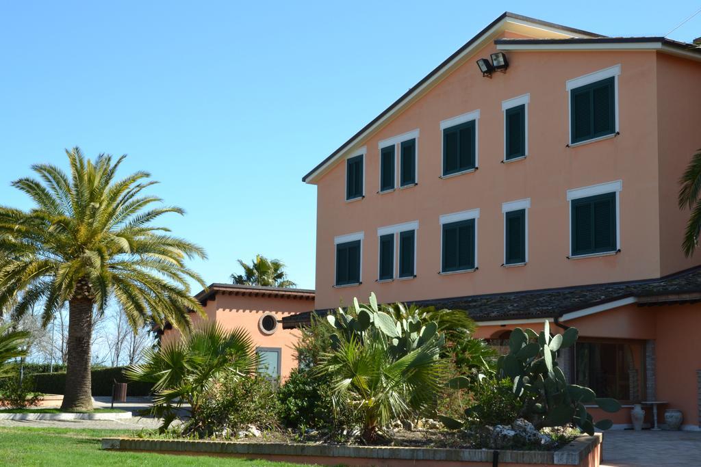 Villa Luigi Hotel & Restaurant Nuova Gestione Villa Rosa Di Martinsicuro Dış mekan fotoğraf