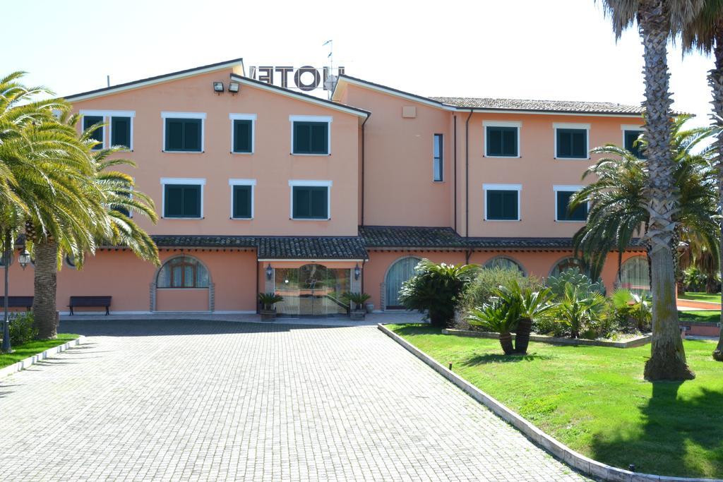 Villa Luigi Hotel & Restaurant Nuova Gestione Villa Rosa Di Martinsicuro Dış mekan fotoğraf