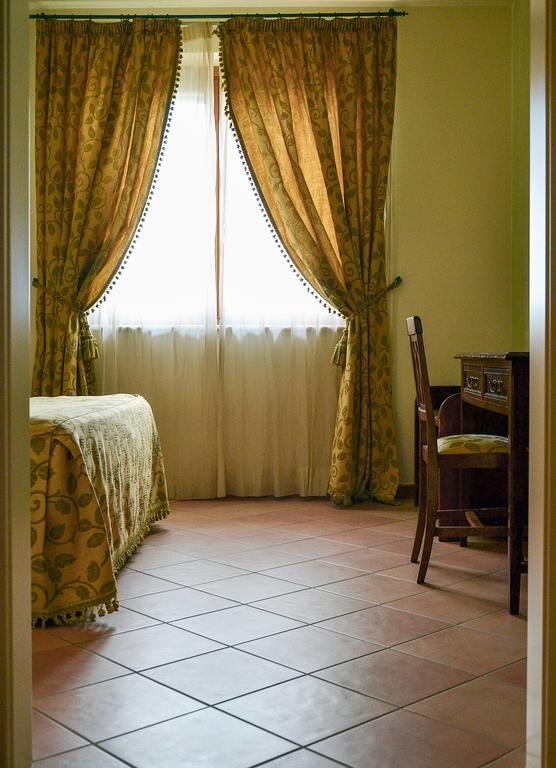 Villa Luigi Hotel & Restaurant Nuova Gestione Villa Rosa Di Martinsicuro Oda fotoğraf