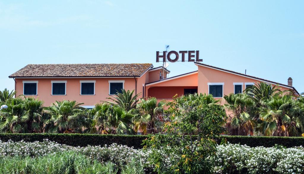Villa Luigi Hotel & Restaurant Nuova Gestione Villa Rosa Di Martinsicuro Dış mekan fotoğraf