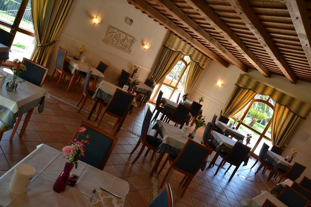 Villa Luigi Hotel & Restaurant Nuova Gestione Villa Rosa Di Martinsicuro Dış mekan fotoğraf