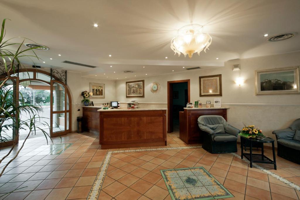 Villa Luigi Hotel & Restaurant Nuova Gestione Villa Rosa Di Martinsicuro Dış mekan fotoğraf
