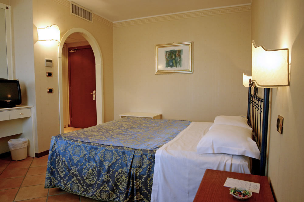 Villa Luigi Hotel & Restaurant Nuova Gestione Villa Rosa Di Martinsicuro Dış mekan fotoğraf