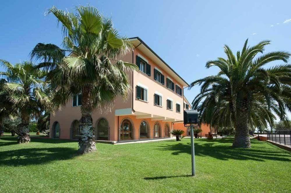 Villa Luigi Hotel & Restaurant Nuova Gestione Villa Rosa Di Martinsicuro Dış mekan fotoğraf