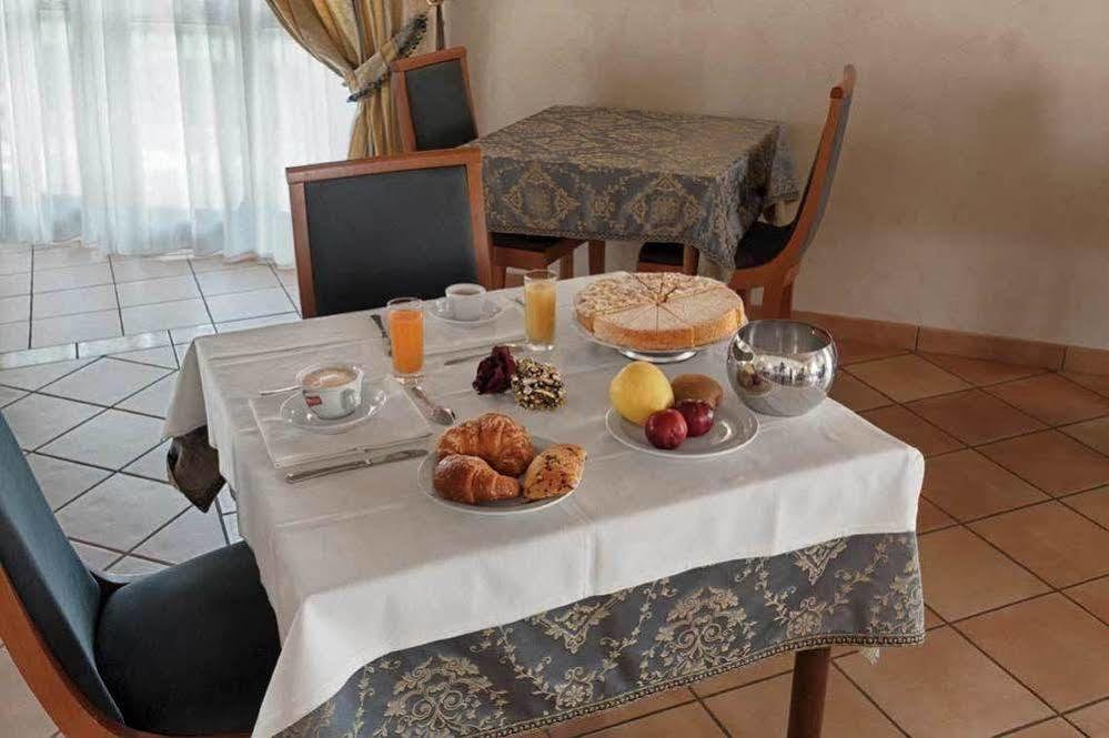 Villa Luigi Hotel & Restaurant Nuova Gestione Villa Rosa Di Martinsicuro Dış mekan fotoğraf
