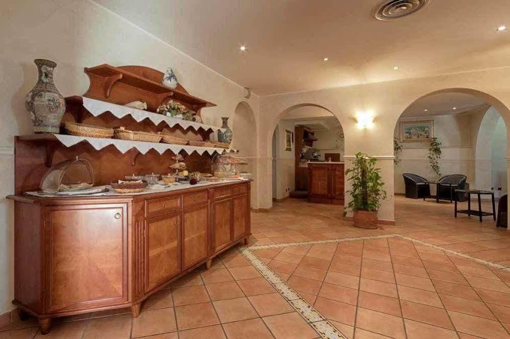 Villa Luigi Hotel & Restaurant Nuova Gestione Villa Rosa Di Martinsicuro Dış mekan fotoğraf