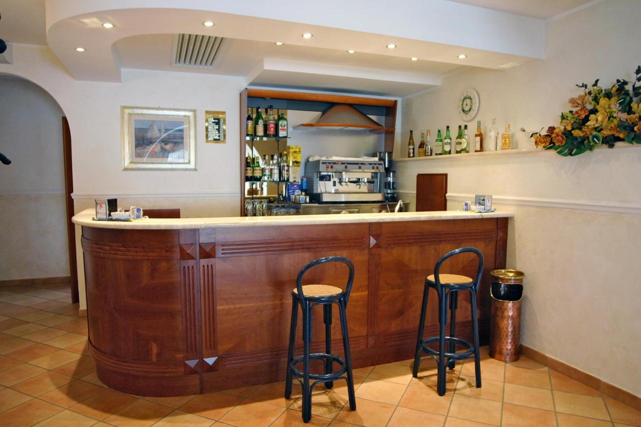 Villa Luigi Hotel & Restaurant Nuova Gestione Villa Rosa Di Martinsicuro Dış mekan fotoğraf